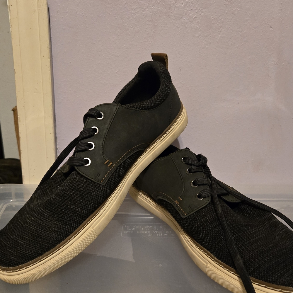 Stylish Black and Tan Men's Sneakers